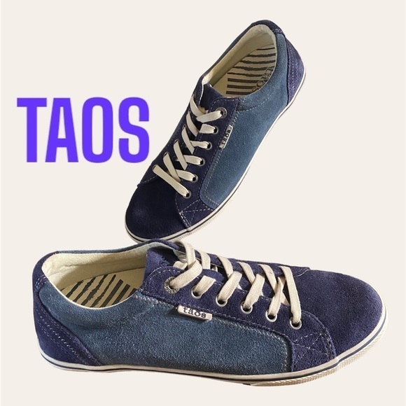 Taos Footwear Shoes - TAOS retro star women’s size 10. Two tone blue suede, excellent used condition!
